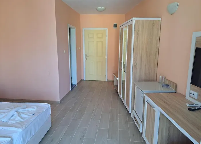 Хотел копакабана Равда